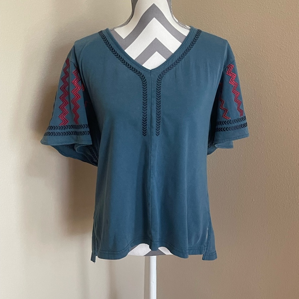 Panhandle - Embroidered V-Neck Flutter Sleeve Top - Size: Medium